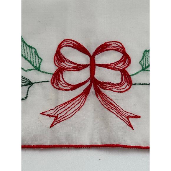 Vintage · Hand Embroidered · Christmas Wreath Holly Dresser Scarf · Set of 2 - Picture 3 of 9